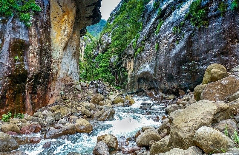 Gudialchay Gorge: Where Water Carved a Path Through Mountains